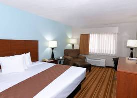 Rock Island Inn & Suites Marshalltown 5