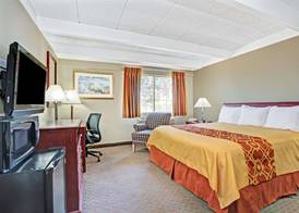 Travelodge by Wyndham Iowa City 5