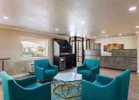 Days Inn by Wyndham Foley - North Gulf Shores 2