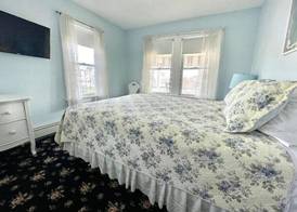 Quaker Inn 3
