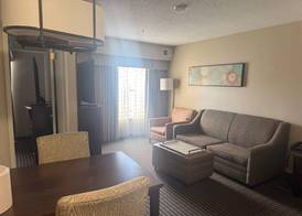 MainStay Suites Grand Rapids Southeast - Kentwood 5