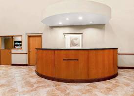 Comfort Suites Tampa Airport North 2