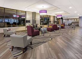La Quinta Inn & Suites by Wyndham Tacoma - Seattle 2