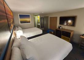 Days Inn by Wyndham Johnson Creek 3
