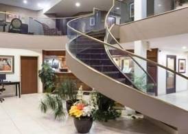 Ramada by Wyndham Bettendorf 2