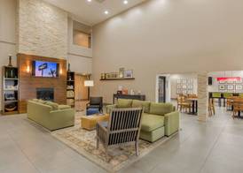 Country Inn & Suites by Radisson, St Petersburg - Clearwater, FL 4
