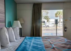Super 8 by Wyndham St. Petersburg 5