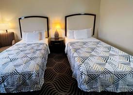Executive Inn & Suites Breaux Bridge, LA 4