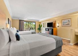 Travelodge by Wyndham San Clemente Beach 4