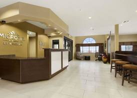 Microtel Inn & Suites by Wyndham Round Rock 2