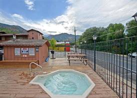 Villa Motel at Manitou Springs 5