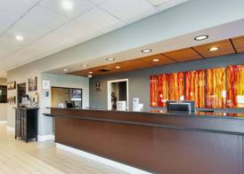 Days Inn & Suites by Wyndham Johnson City 2