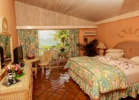 Coco Reef Resort and Spa 5