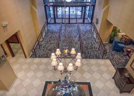 Clarion Collection Hotel Arlington Court Suites 2