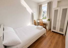 Cardiff Inner City Centre Guesthouse 2