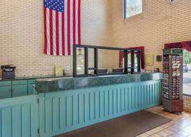 Econo Lodge Fayetteville I-95 2