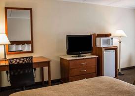 Baymont by Wyndham Youngstown 5