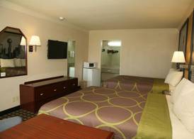Super 8 by Wyndham Tyler TX 3