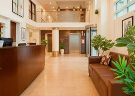 LIC Manhattan View Hotel 2