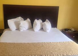 Travelodge by Wyndham Airport Platte City 3