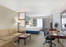 Best Western Plus Crossroads Inn & Suites 4