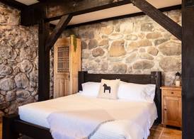 Horsefeathers Hotel 3