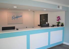 Signature Anaheim Maingate 4