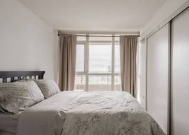 Luxury WaterFront View & Free Parking 3