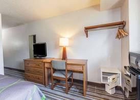 Super 8 by Wyndham Dunbar/Charleston Area 3