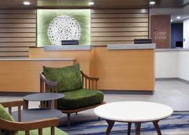 Fairfield Inn & Suites by Marriott Charleston 2