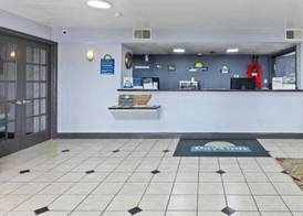 Days Inn by Wyndham McKinney 4