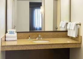 Courtyard by Marriott Madison West / Middleton 5