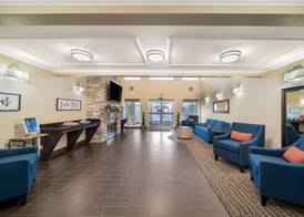 Comfort Suites Red Bluff near I-5 3
