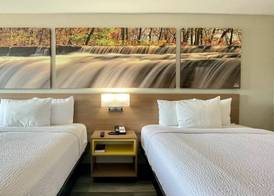 Days Inn by Wyndham Columbus IN 4