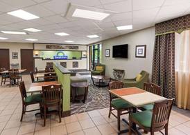 Days Inn by Wyndham Knoxville East 3