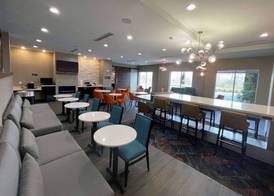 La Quinta Inn & Suites by Wyndham Sulphur Lake Charles 3