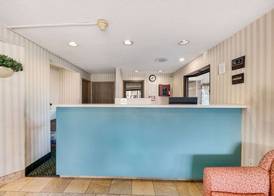 Rodeway Inn Columbus West 4
