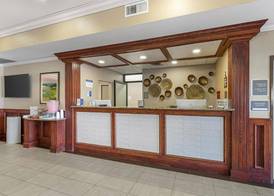 Best Western Plus Butterfield Inn 3