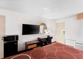 Super 8 by Wyndham Baton Rouge/I-10 4