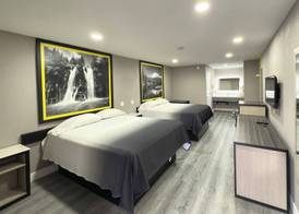 Super 8 by Wyndham Visalia 4