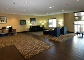 Comfort Suites Bloomington I-55 and I-74 4