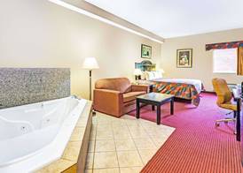 Days Inn & Suites by Wyndham Jeffersonville IN 5
