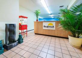Days Inn by Wyndham Frankfort 2