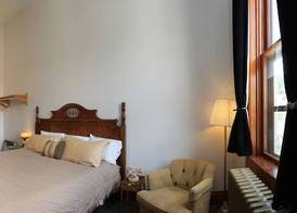 Town Hall Inn 3