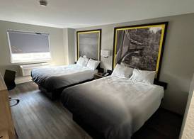 Super 8 by Wyndham Lewiston Auburn Area 4