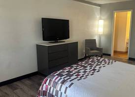 Red Roof Inn San Antonio - South Park 4