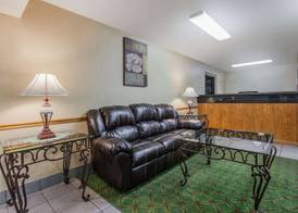 Super 8 by Wyndham Carrollton 2