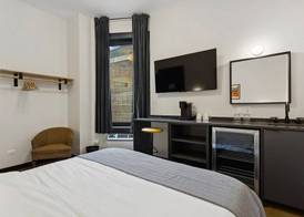 Logan Square SRO Hotel 5