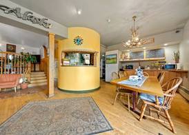 Qupqugiaq Inn 2