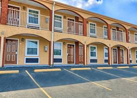 Econo Lodge Austin South 3